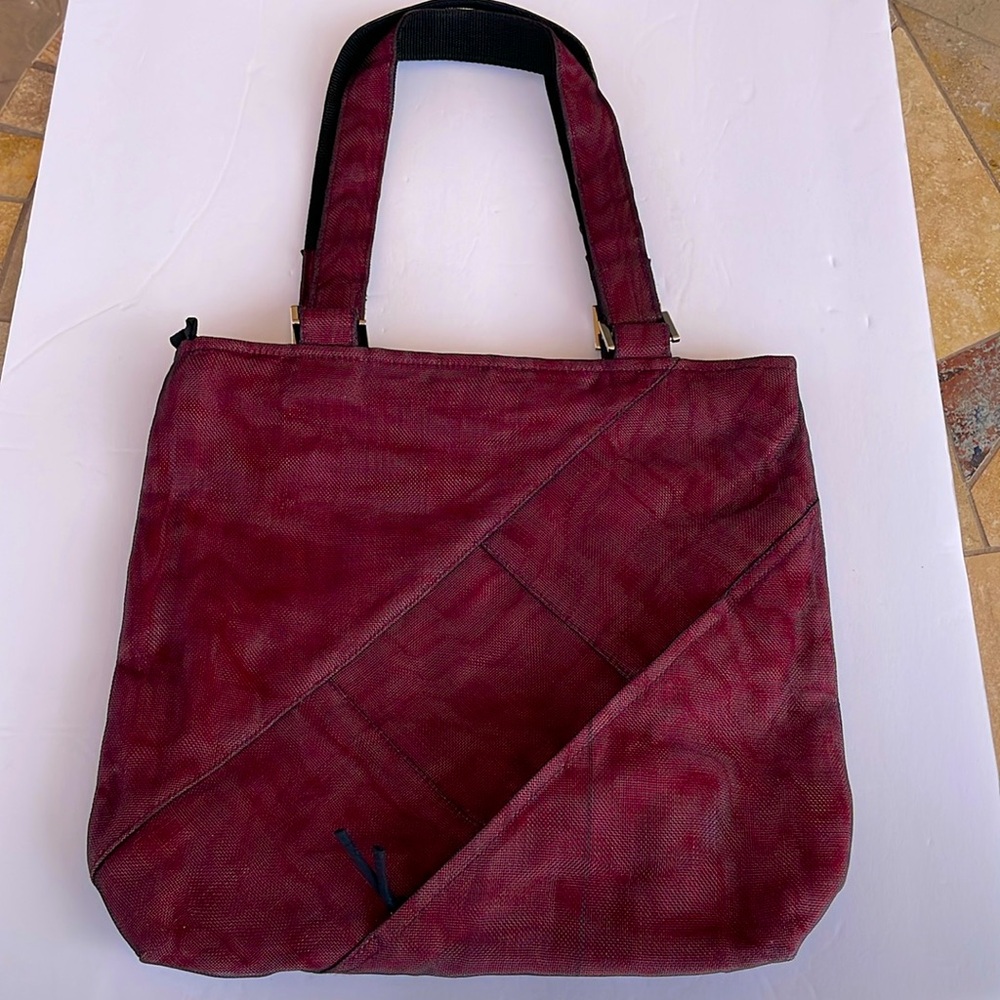 SMATERIA Shoulder Iridescent Burgundy Bag from Recycled Plastic Netting